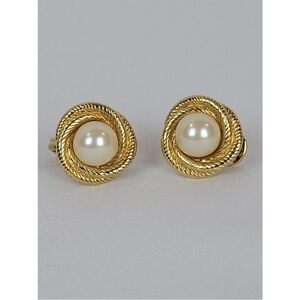 Vintage mont ,Chic Gold Clip-On Earrings
